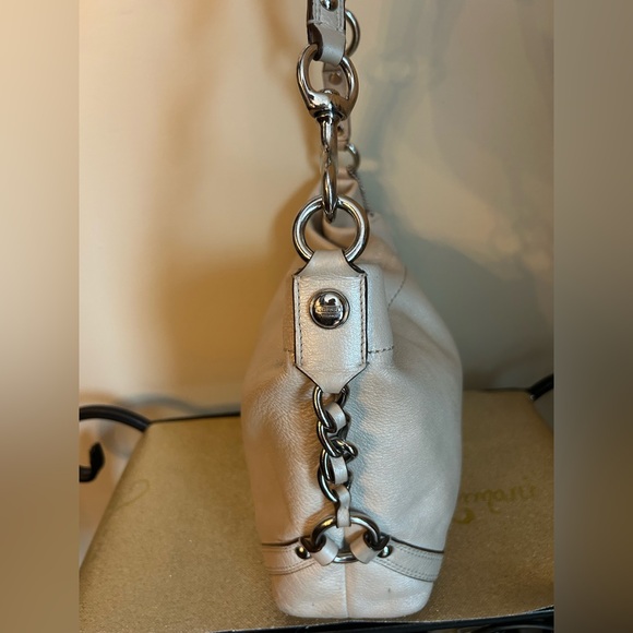 Coach Cream Leather Shoulder Bag - Picture 6 of 12